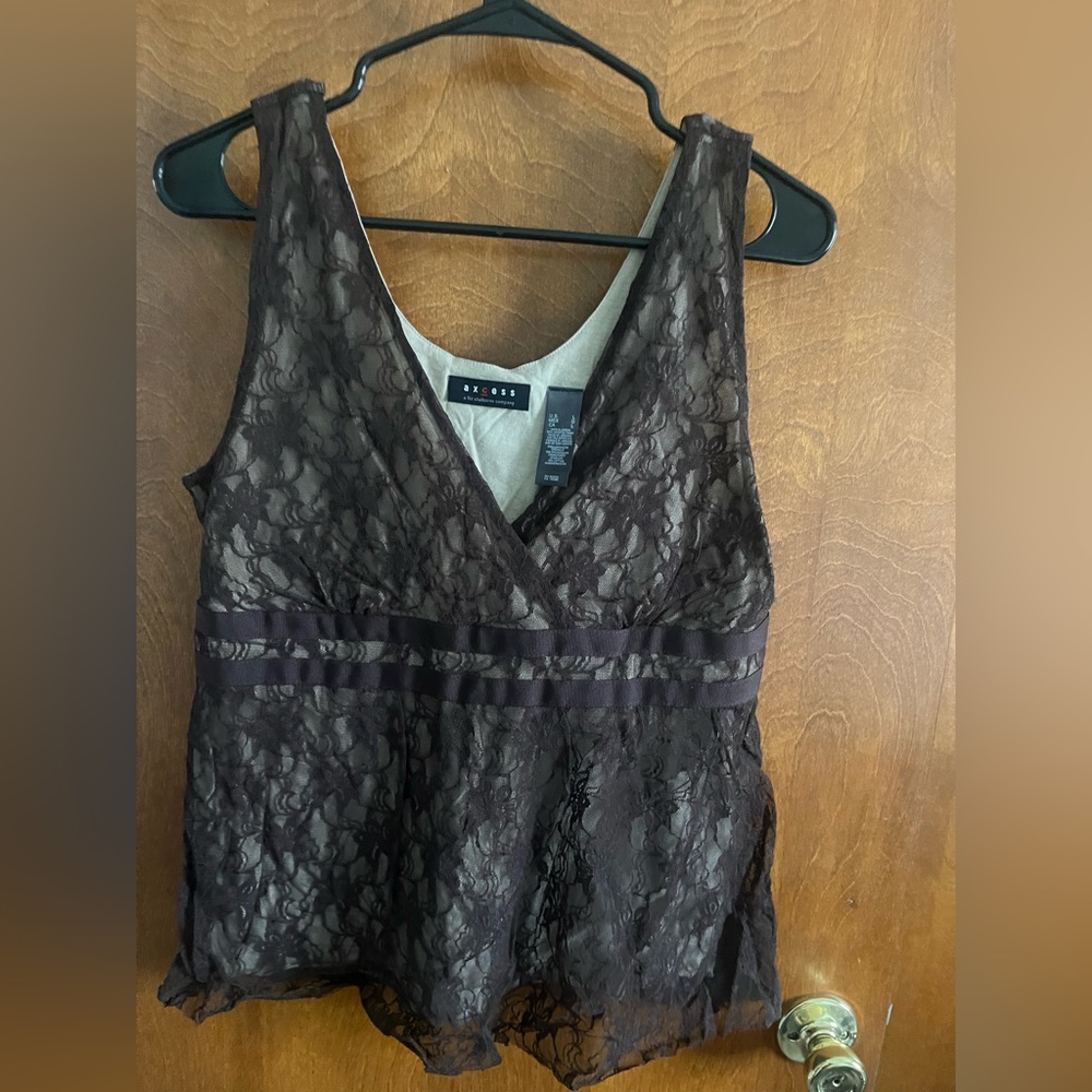 Sleeveless tank